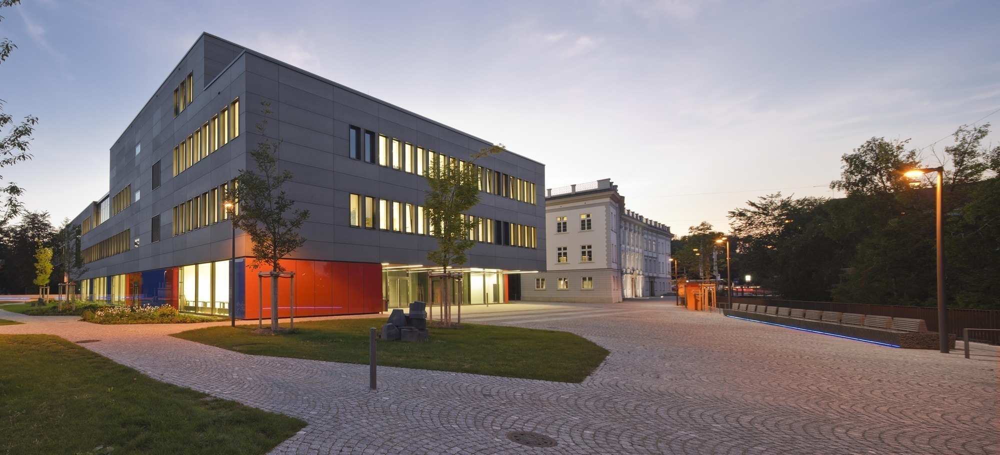 Am Campus der Technischen Hochschule Augsburg. Foto: Martin Duckek