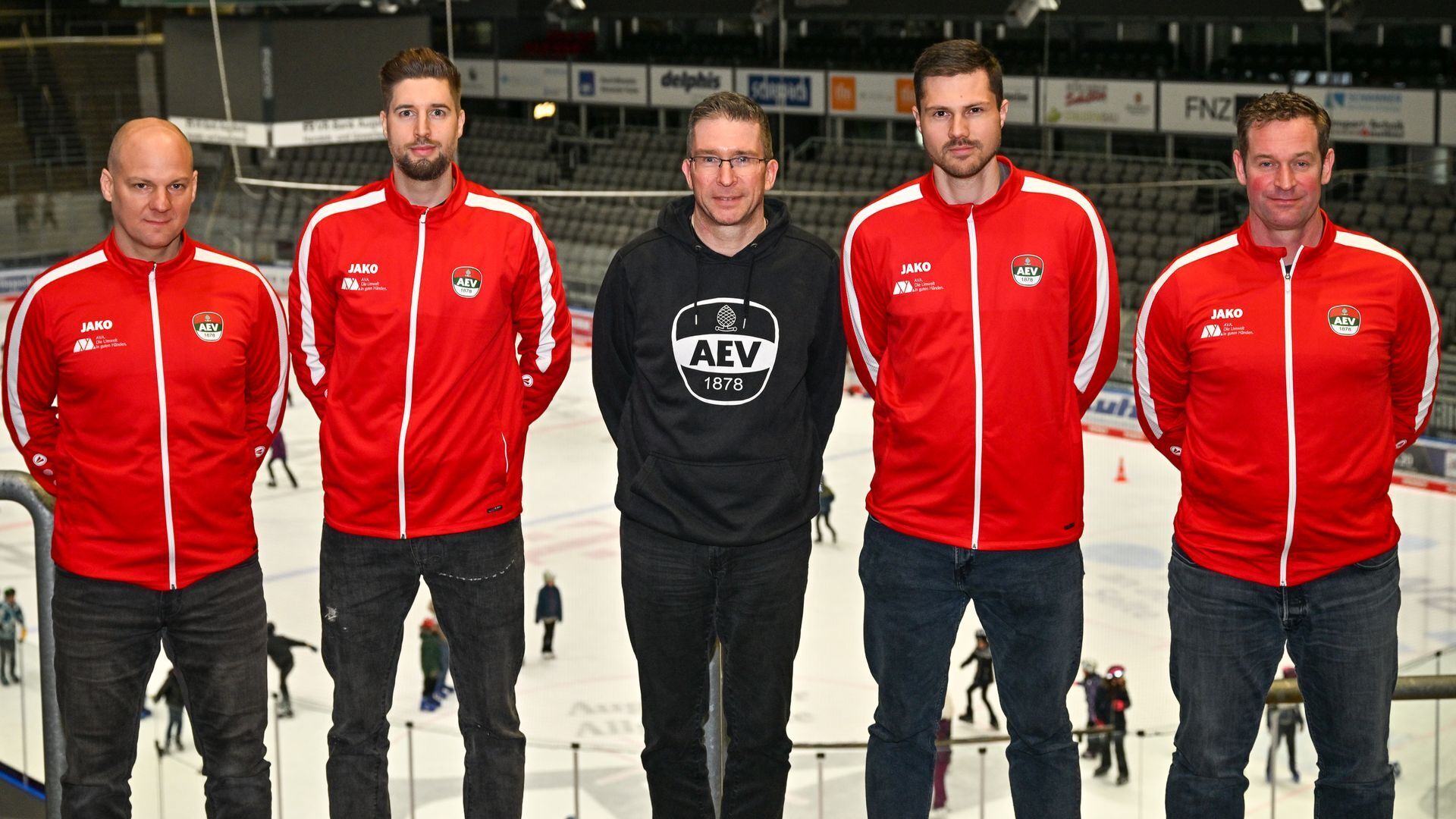 Foto von links: Martin Schweiger, Thomas Holzmann, Lukas Gebele, Spencer Eckhardt, Torsten Fendt. Foto: Sport in Augsburg.